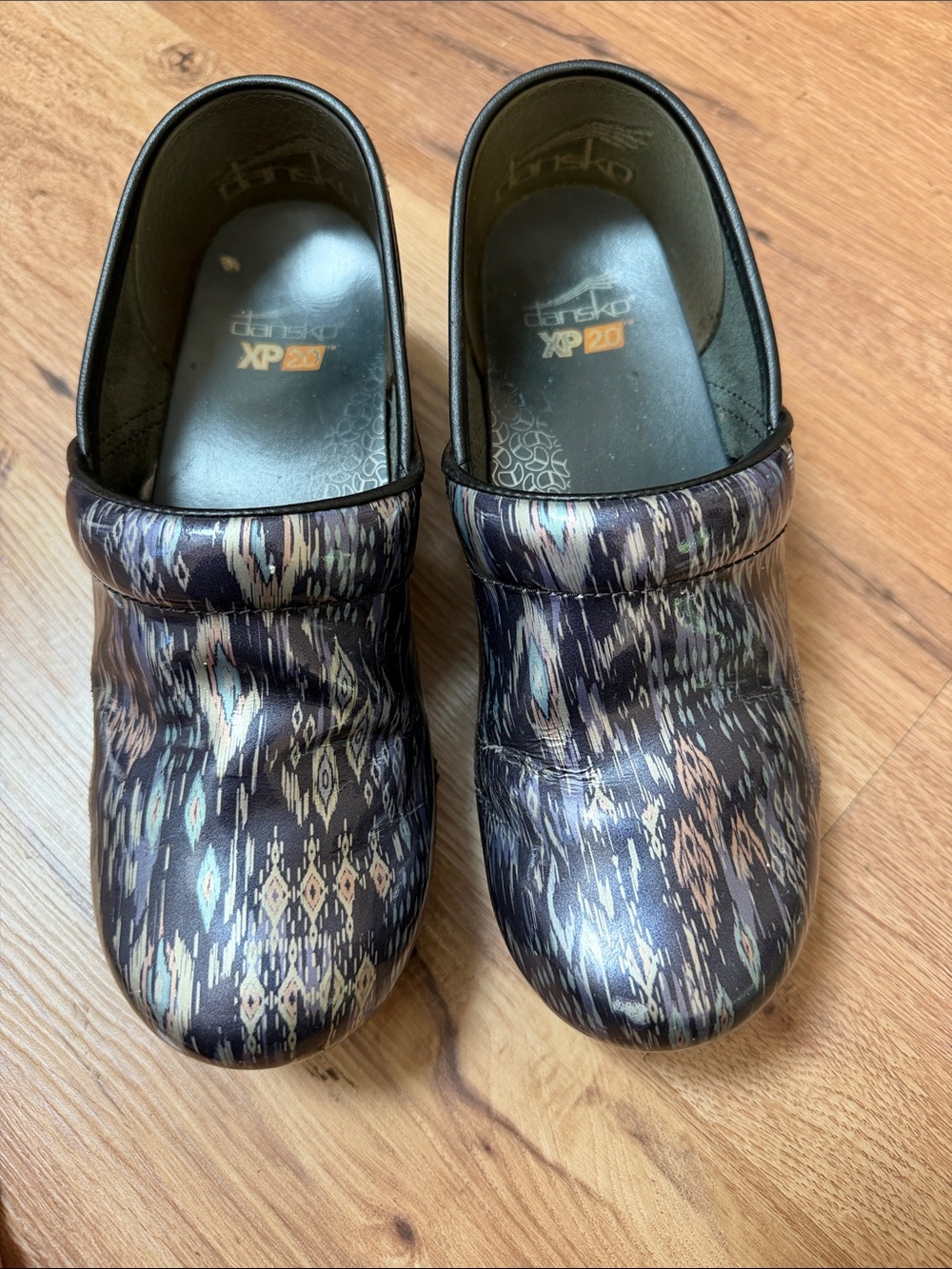 Dansko XP 2.0 Multi-Patterned Black Slip-On Clogs, size US 8